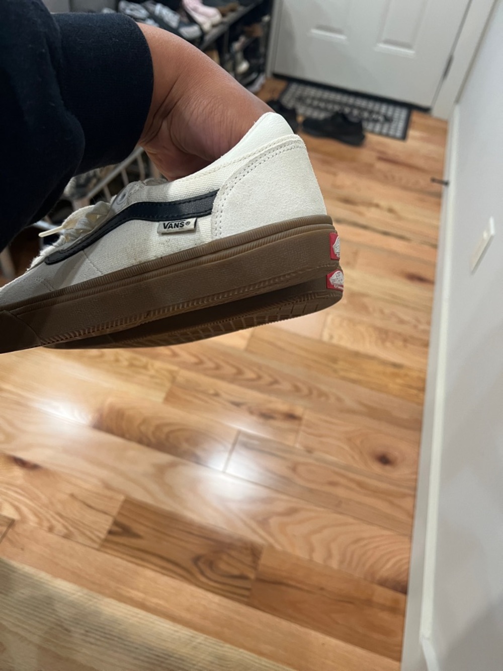 Vans Men’s Cream Suede Low-Top Sneakers with Black Stripe - Picture 6 of 6